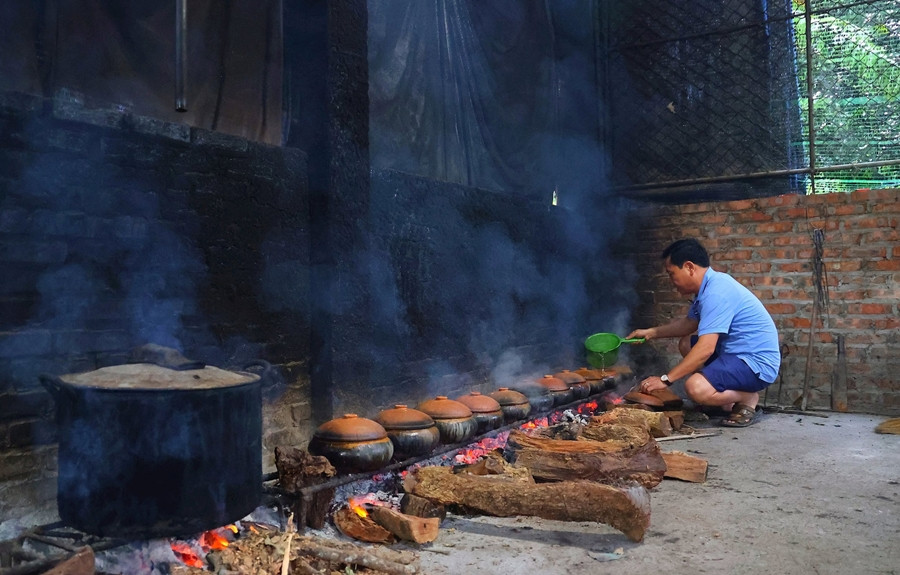 Cá kho làng Vũ Đại cũng là đặc sản luôn đắt hàng mỗi dịp Tết Nguyên đán. Ảnh: Thương Hiệu và Pháp Luật
