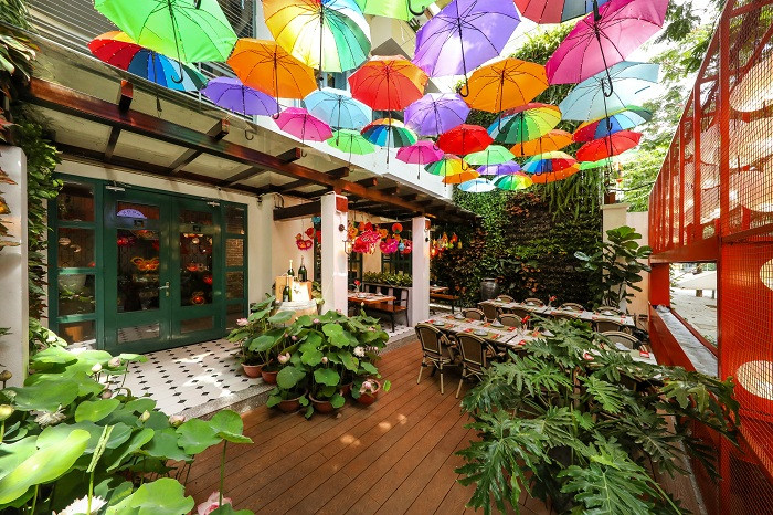 Ngắm nhà hàng đậm sắc thu Sài Gòn xưa giữa lòng Hà Nội - Hình 7 Ngam nha hang dam sac thu Sai Gon xua giua long Ha Noi-Hinh-7