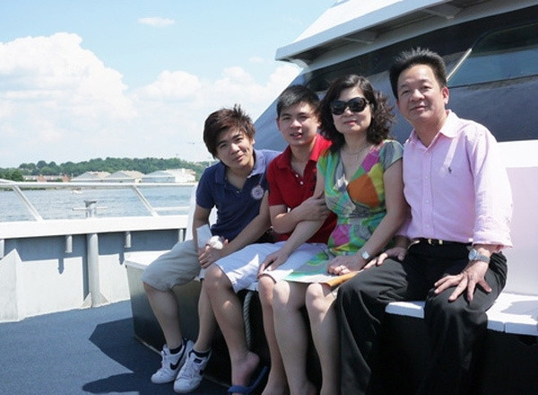 Cả hai là bạn thân, quý mến, hiểu tính nết nhau rồi trở thành người yêu, bạn đời. Ảnh: Facebook