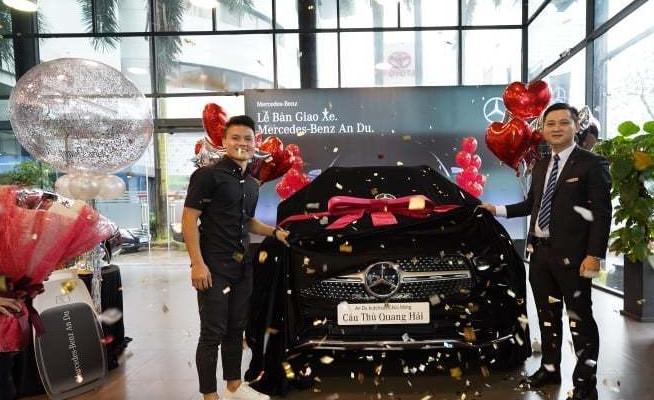 Năm 2020, Quang Hải tậu chiếc Mercedes-Benz GLC 300, giá khoảng 2,4 tỷ đồng. Ảnh: Vietnamnet