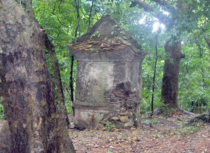 Co tu linh thieng tren nui Than Dinh-Hinh-3