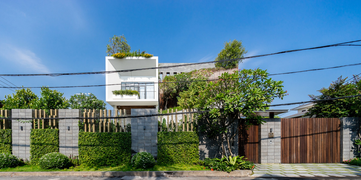 Bao My ca ngoi biet thu hinh ruong bac thang cua doanh nhan Viet