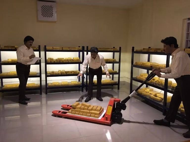 Ấn Độ đứng vị trí thứ 5 sau khi mua thêm 246 tấn vàng trong 10 năm qua, từ 558 tấn vào năm 2013 lên 804 tấn vàng năm 2023. Ảnh: Rider Escaped