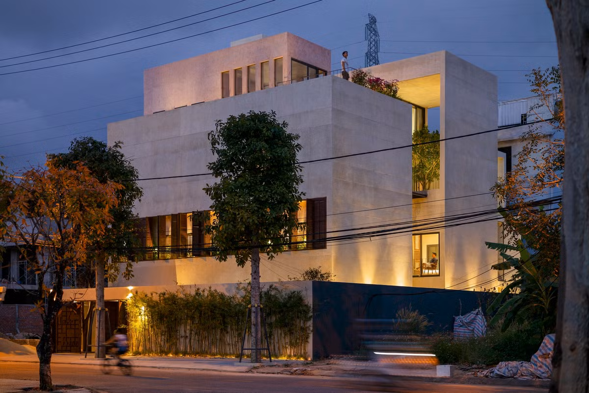 Mỗi căn biệt thự có 2 phòng khách - bếp riêng và 2 hồ bơi cũng như khoảng sân để ngắm sông Hàn.