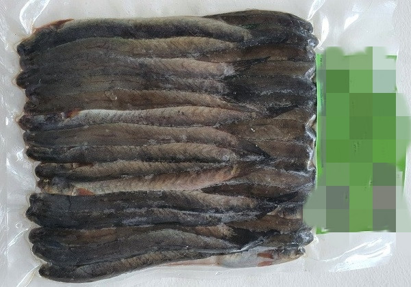 Cá kèo khô được đóng gói, hút chân không và bảo quản cấp đông. Ảnh: Internet