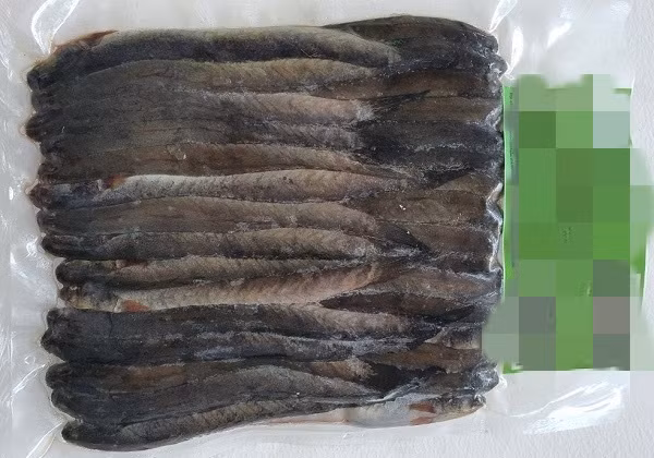 Cá kèo khô được đóng gói, hút chân không và bảo quản cấp đông. Ảnh: Internet
