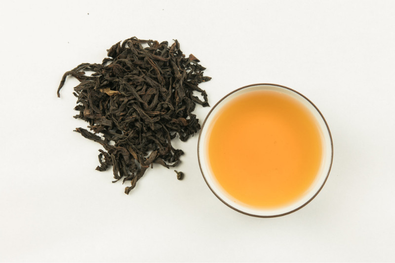 Vì thế, trà Đại Hồng Bào có giá vô cùng đắt đỏ. Năm 2002, trong một cuộc đấu giá đặc biệt ở Quảng Châu, 20 gram trà Đại Hồng Bào được bán với giá 180.000 NDT (gần 600 triệu đồng).