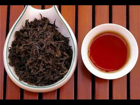 Ngoài độ quý hiếm, trà Đại Hồng Bào còn "được cả hương lẫn sắc" Trà khô có màu đỏ nâu, khi pha, nước có màu vàng cam tươi.