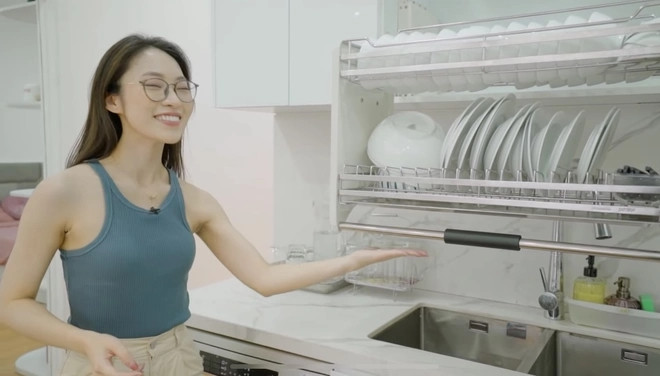 Toàn bộ bát đĩa đều có màu trắng trơn. Ảnh chụp màn hình