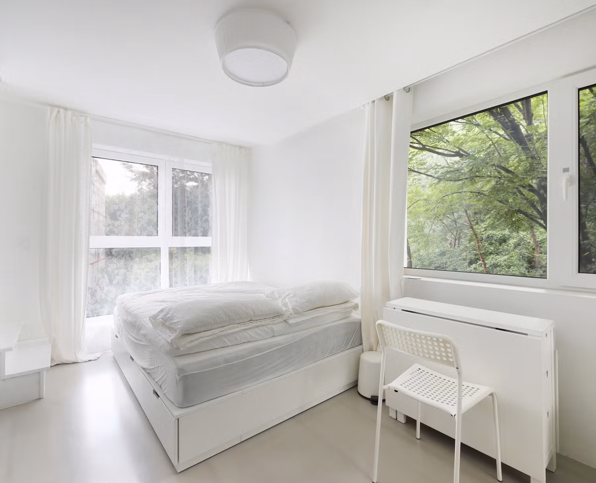 Do diện tích nhỏ, mỗi tầng chỉ 16m2 nhưng bù lại căn nhà có một vị trí đặc biệt thuận tiện cho quá trình sinh hoạt của cặp vợ chồng trẻ.