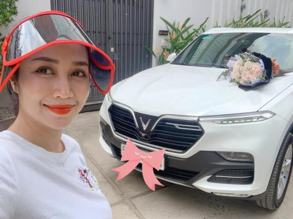 Ngoài bất động sản, Ốc Thanh Vân còn mạnh tay chi tiền mua xế hộp hạng sang.