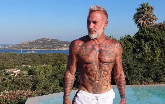 Dù đã gần 60 nhưng Gianluca vẫn sở hữu vóc cường tráng nhờ thường xuyên chơi các môn thể thao như bơi, cưỡi ngựa, chạy bộ và dành không ít thời gian ở phòng tập.