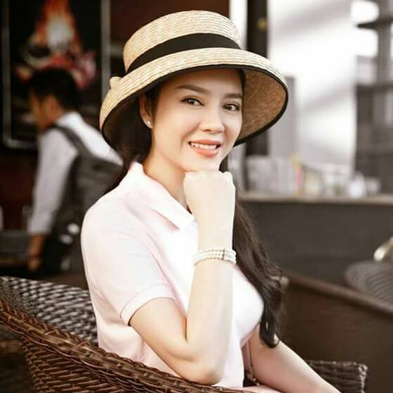 Không những vậy, Lý Nhã Kỳ từng khiến dân mạng "dậy sóng" khi tiết lộ "nhập" 5 chiếc két sắt để trữ kim cương. Nguồn ảnh: FBNV