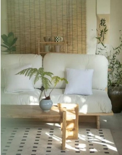 Sau khi cải tạo, "chuồng gà" biến thành căn nhà ngập nắng vô cùng đẹp mắt.