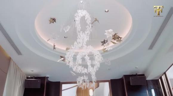 Nhờ đó, căn nhà trở nên đậm chất nghệ thuật hơn.