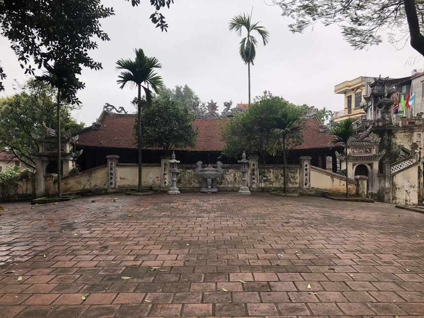 Làng Tây Mỗ (nay là phường Tây Mỗ) ở quận Nam Từ Liêm (Hà Nội) được mệnh danh là "làng Hollywood" của Việt Nam. Nơi đây vẫn còn khá nhiều ngôi nhà cổ, với nét kiến trúc độc đáo, rêu phong. Ảnh: PhunuVietNam