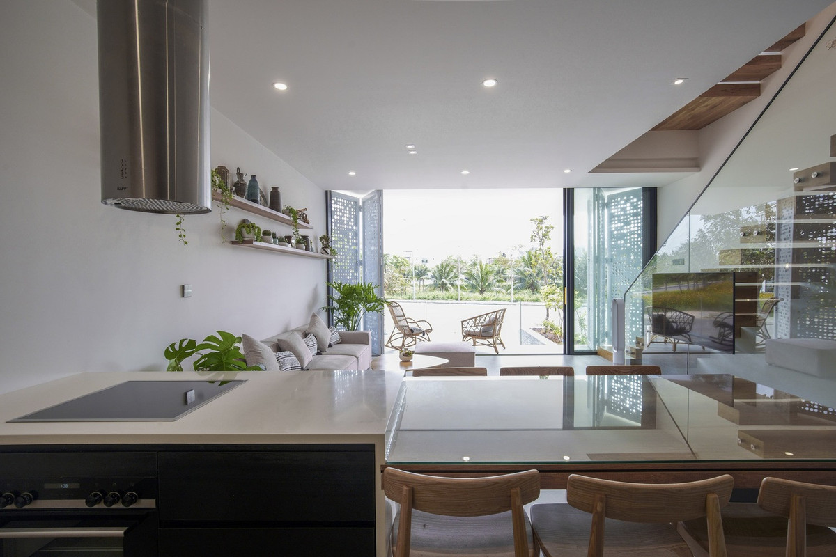 Nha 2 tang thiet ke an tuong, tan dung toi da dien tich trong rau sach-Hinh-4