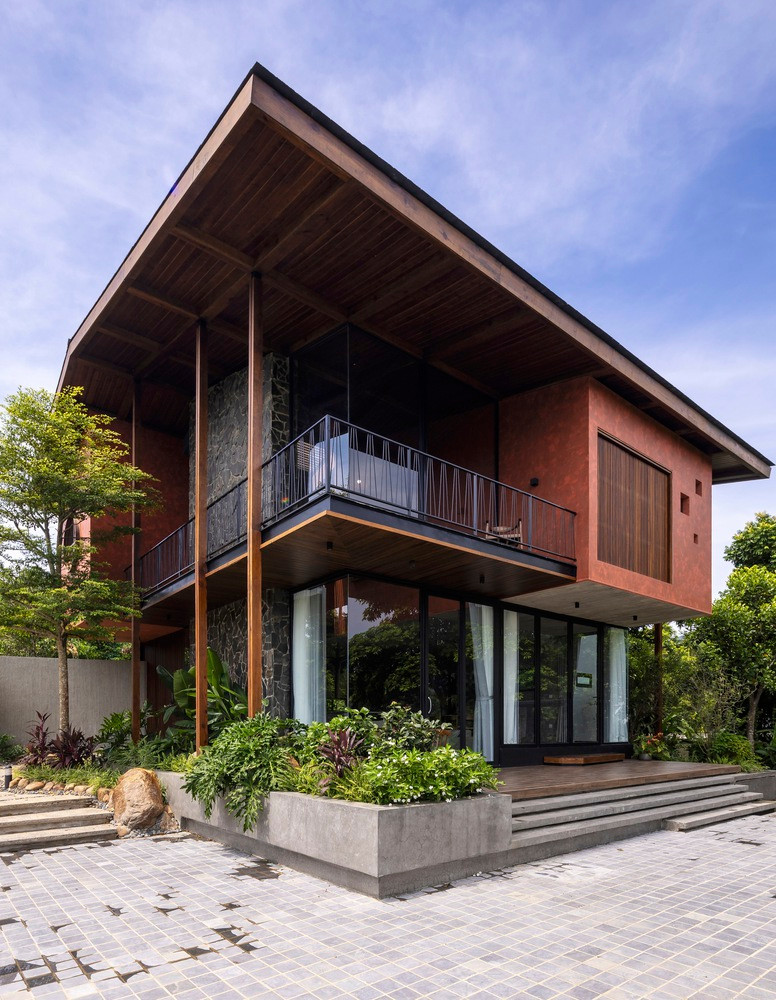 Trên đỉnh tòa nhà, mái nghiêng tương tác với hình dạng của cảnh quan thiên nhiên xung quanh. Ảnh: Triệu Chiến