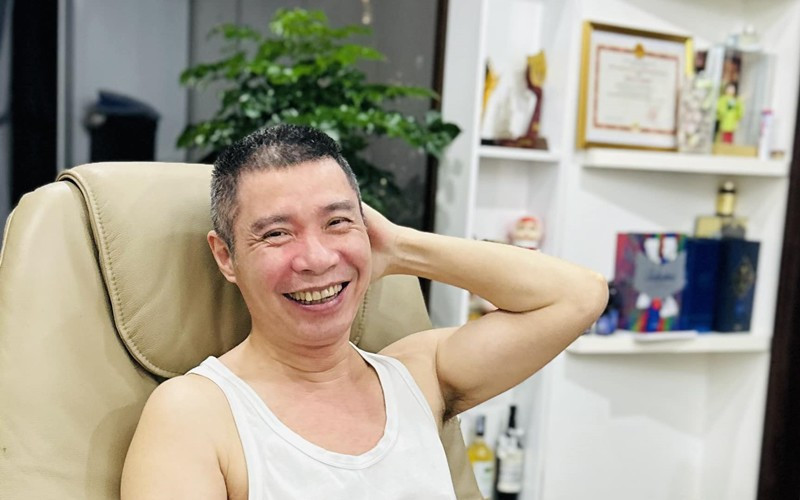  NSND Công Lý và vợ trẻ Ngọc Hà đang sống trong căn hộ chung cư không quá lớn nhưng ấm áp. Ảnh: FBNV