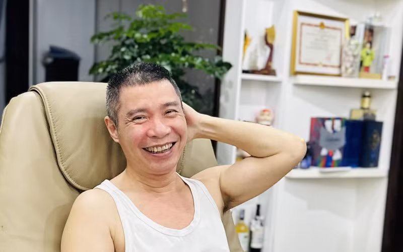  NSND Công Lý và vợ trẻ Ngọc Hà đang sống trong căn hộ chung cư không quá lớn nhưng ấm áp. Ảnh: FBNV