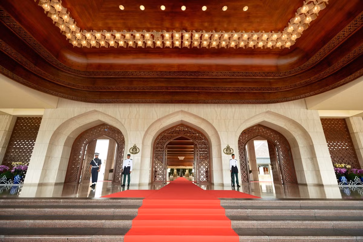 Ngoài ra còn có hơn 30 loại đá cẩm thạch được sử dụng trong cung điện. Ảnh: Trvlguides