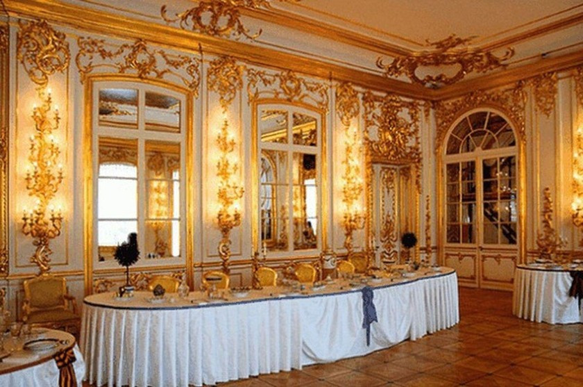 Nội thất bên trong cung điện đều được dát vàng. Ảnh: Getty
