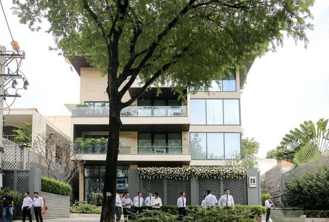 Biệt thự của Hoa hậu Đặng Thu Thảo có nhiều cây xanh, thiết kế theo phong cách trẻ trung, hiện đại. Ảnh: Thethaovanhoa