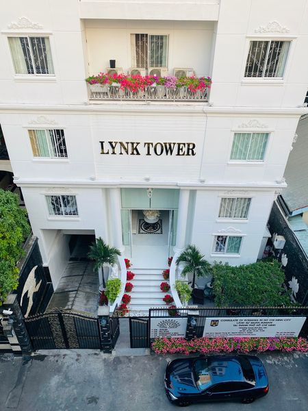 Đây là cơ ngơi được Lý Nhã Kỳ tâm huyết nhiều năm trước khi lên kế hoạch xây dựng. Biệt thự có tông trắng chủ đạo và được thiết kế tinh tế, sang trọng.