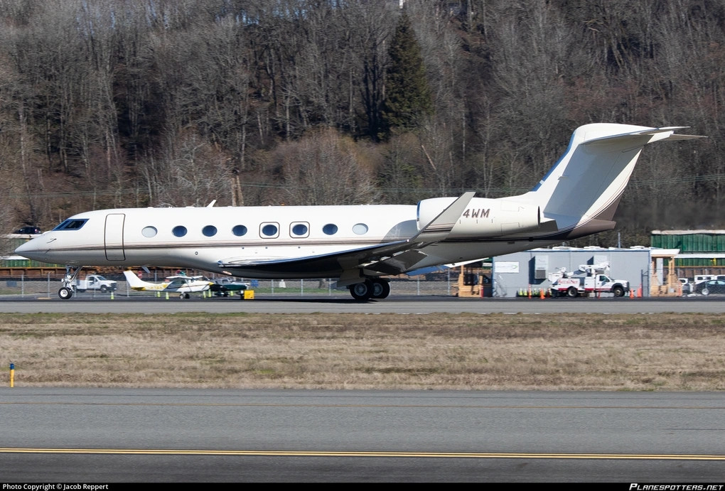 Trước đây, mỗi chiếc Gulfstream G650ER của tỷ phú Bill Gates đỗ ở một phía của nước Mỹ giúp vị tỷ phú thuận tiện đi lại. Hai máy bay này được chế tạo năm 2018.