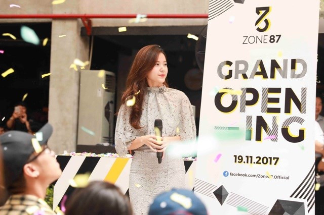 Trước đó, Midu còn đầu tư 15 tỷ đồng cho khu ăn chơi mua sắm kết hợp ẩm thực thời trang đầu tiên tại TP HCM rộng tới 1000 mét vuông