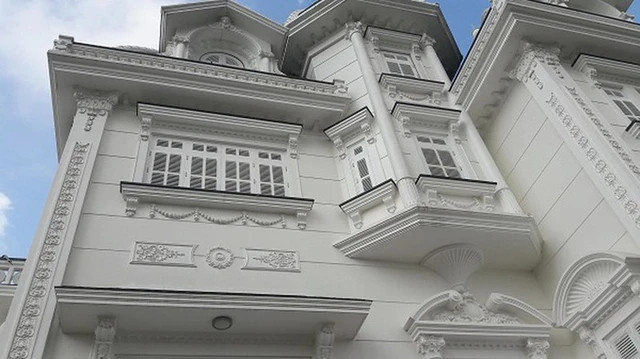 Nhiều người đoán, kinh phí xây dựng căn biệt thự này một phần do bà Loan tích cóp, phần khác do 3 người con đầu tư. Ảnh: GiadinhVN