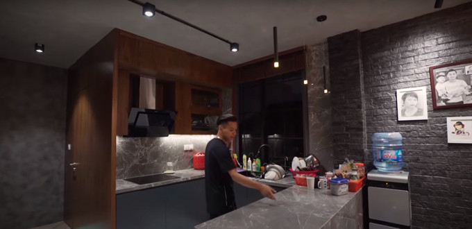 Đảo bếp nhỏ đặt thức ăn cho bữa phụ hay đồ ăn vặt. Ảnh: Chụp màn hình