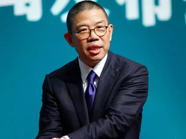 Zhong Shanshan sinh năm 1954 tại Hàng Châu (Chiết Giang, Trung Quốc), bỏ học năm 12 tuổi do biến cố trong gia đình. Cả thập kỷ sau đó, ông làm công nhân xây dựng, rồi đỗ một trường cao đẳng loại trung bình sau hai lần thi đại học. Ảnh: The Economic Times