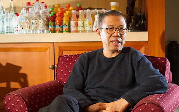 Trồng nấm thất bại, ông thử qua đủ mọi ngành nghề, từ bán hàng rong, bán rèm cửa đến nuôi tôm, nhưng cũng không thành công. Ảnh: Forbes