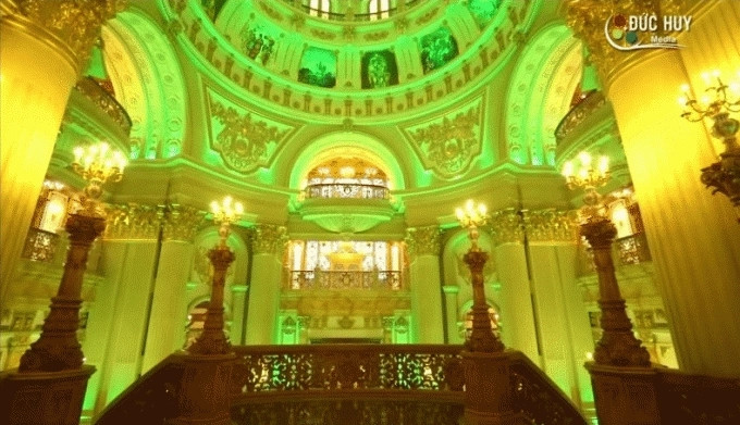 Bên trong công trình cao bằng tòa nhà 11 tầng và tổng diện tích mặt sàn là 15.000m2. Ảnh chụp màn hình Đức Huy Media