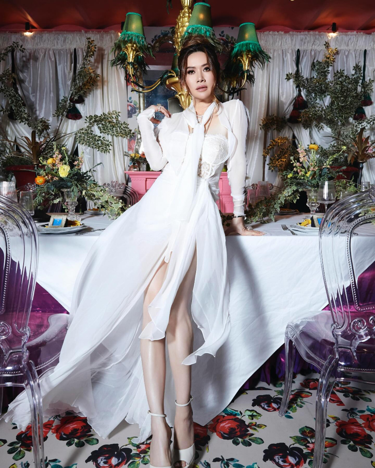 Mới đây, Mimi Morris tậu thêm biệt thự sát biển trị giá 100 triệu USD, (tương đương hơn 2.400 tỷ VNĐ) nằm ở Newport Beach, bang California, Mỹ.