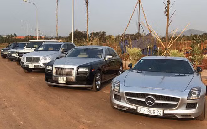 Doanh nhân Đặng Lê Nguyên Vũ được cho là sở hữu gần 500 chiếc xe đắt đỏ, trong đó có nhiều xe cổ, xe thuộc hàng hiếm và độc. Ảnh: Vietnamnet