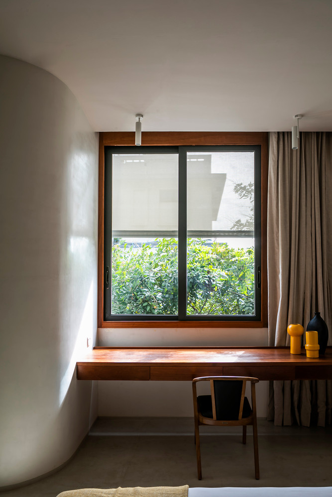 Nội thất được lựa chọn kỹ lưỡng, đa chức năng, phù hợp với nhu cầu sinh hoạt hàng ngày mà không cần chiếm quá nhiều diện tích. Ảnh: Hiroyuki Oki