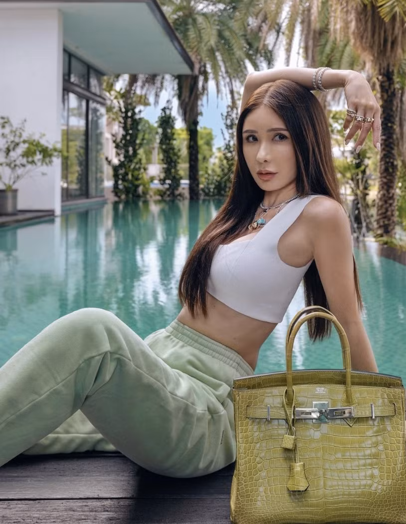 Đặc biệt, Jamie Chua có biệt danh là "bà hoàng hàng hiệu" vì có đam mê đặc biệt với túi Hermes. Ảnh: FBNV