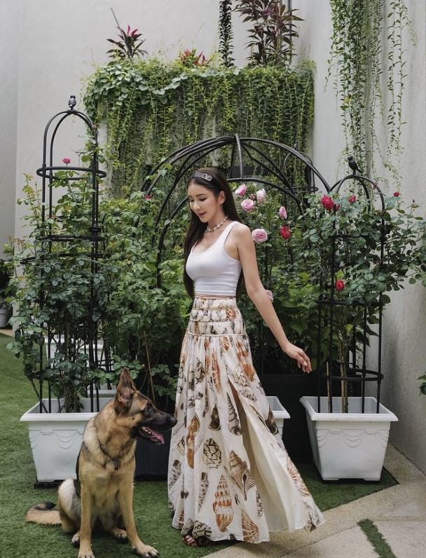 Ngoài không gian sống, Jamie Chua cũng có một khu nhà kính trồng cây đáng ngưỡng mộ. Ảnh: FBNV