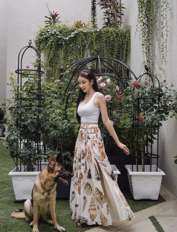 Ngoài không gian sống, Jamie Chua cũng có một khu nhà kính trồng cây đáng ngưỡng mộ. Ảnh: FBNV