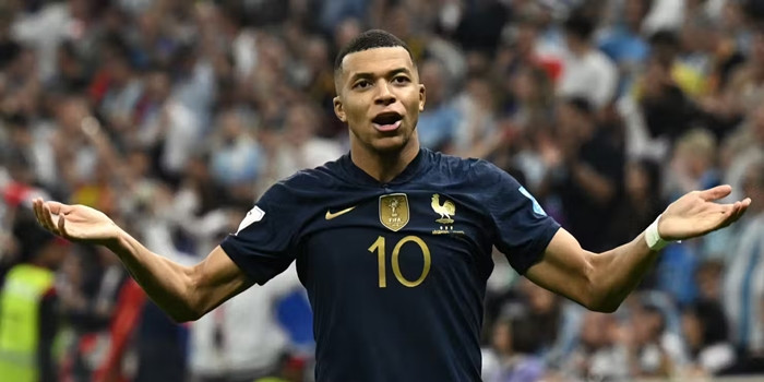Chưa hết, Kyabpe Mbappe còn sở hữu 115 triệu người theo dõi tài khoản Instagram. Theo đó, nam cầu thủ được cho là kiếm được tới 1,2 triệu USD cho mỗi bài đăng trên Instagram. Ảnh: Instagram