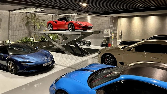 Bên trong gara xe của Cường Đô La còn có siêu xe đến từ các thương hiệu đắt đỏ như: Amborghini Gallardo, Audi R8 V10, Ferrari 488 GTB, McLaren 720S, Ferrari F8 Tributo, Lamborghini Huracan, Porsche 911 Carrera S, Rolls-Royce Wraith, Porsche... Ảnh: Vietnamnet