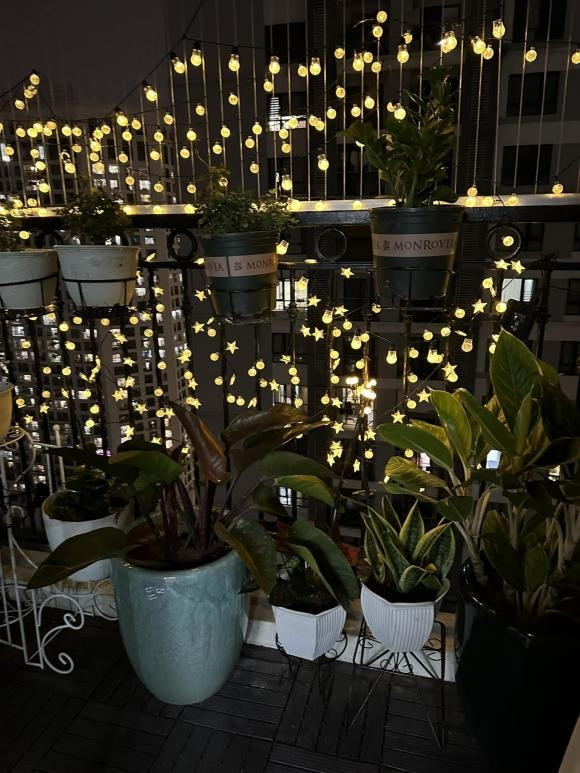 Góc ban công cũng được Ngọc Hà Lê decor tuyệt đẹp.