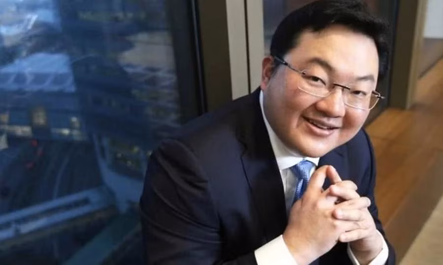 Từ nhỏ, Jho Low được gia đình gửi sang Anh du học tại trường Harrow ở London với mức học phí khoảng 50.000 bảng (hơn 1,6 tỷ đồng) mỗi năm. Ảnh: Mole.my