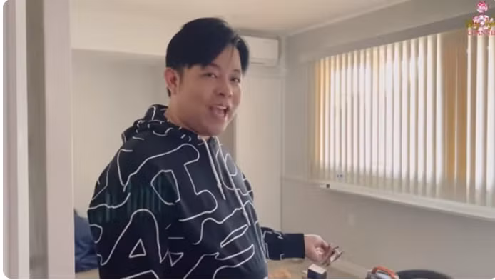 Ngoài phòng khách và các phòng ngủ riêng biệt, Quang Lê còn dành riêng cho mình một phòng thu.