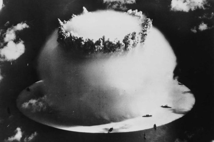 Những hòn đảo này không phải là không có người ở. Chính phủ Mỹ đã buộc phải di dời gần 200 cư dân coi quần đảo này là quê hương của họ.