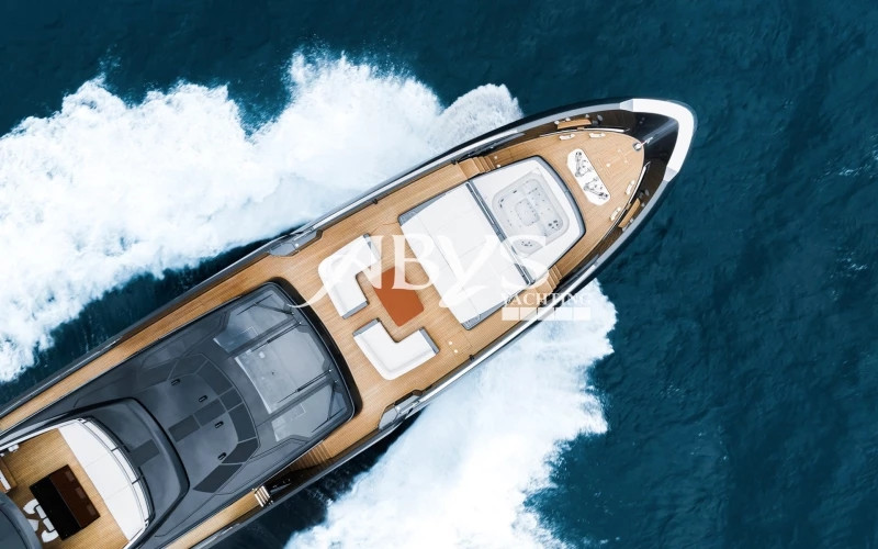 Sức mạnh của du thuyền Riva 130 Bellissima đến từ động cơ MTU 16V 2000 M96L kép với công suất 2.638 mã lực mỗi chiếc và tốc độ tối đa ấn tượng là 22,5 hải lý/giờ. Nguồn ảnh: Abys, Autoevolution