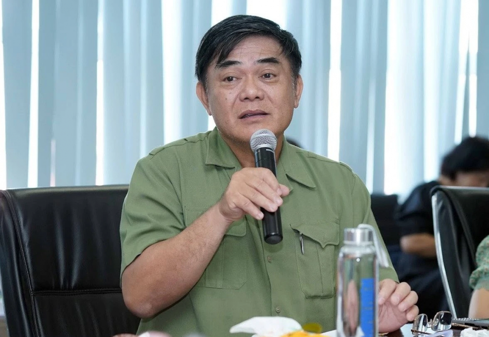 Trước khi trở thành vị đại gia nổi tiếng với khách sạn dát vàng đầu tiên ở Hà Nội, ông Nguyễn Hữu Đường từng phải trải qua nhiều công việc khác nhau, từ "tay buôn" chuyến Bắc Nam, rồi thành "chân" đạp xích lô chở bia... Ảnh: Người quan sát