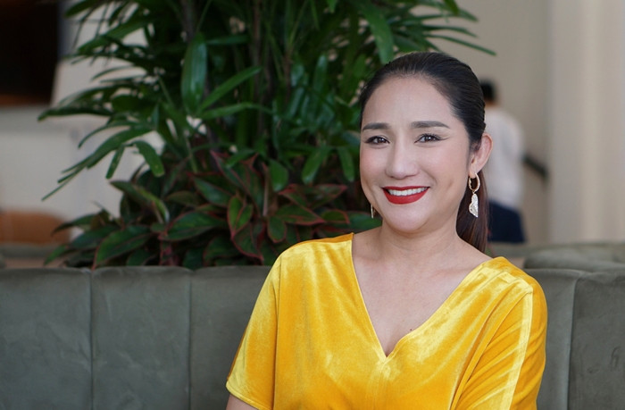 Trước ý kiến này, MC Cát Tường cho biết: “Tôi ăn mặc tuỳ theo cảm xúc của bản thân. Tôi chắc chắn rằng tôi phải thấy trang phục đó đẹp thì tôi mới bỏ tiền mua. Đó là một buổi tiệc và tôi cảm thấy phù hợp thì tôi diện... Ảnh: Vietnamnet